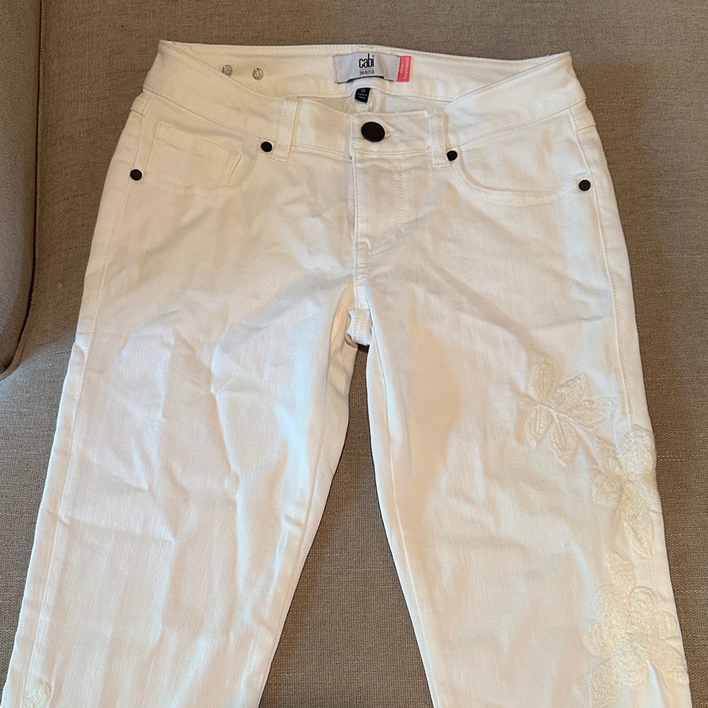 Cabi Women's White Jeans with Floral Embroidery